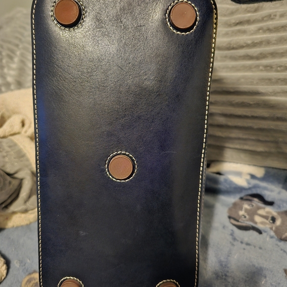 Dooney and bourke toscana domed satchel - Picture 6 of 10